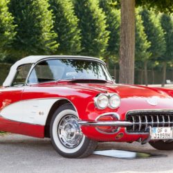 washing a classic car - carwash redbank plains